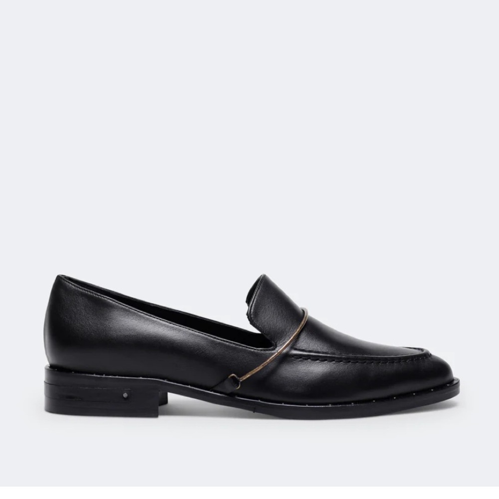 Freda Salvador Black Halo Loafers sz 6.5